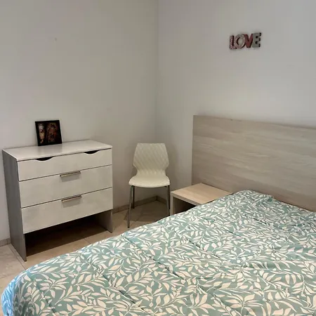 Alexqui Apartment *
